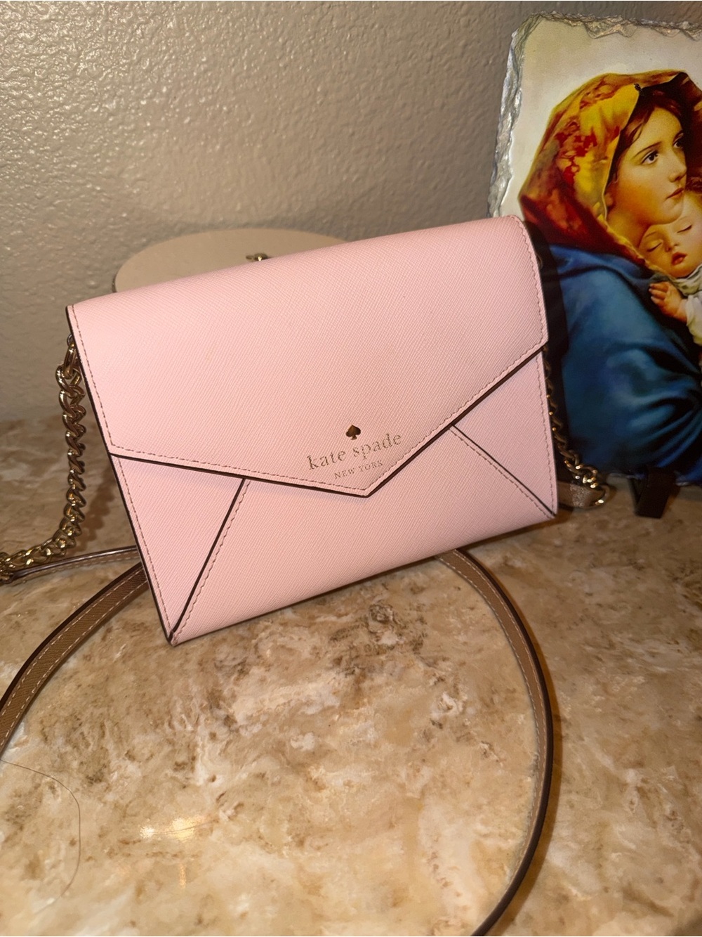kate spade light pink envelope crossbody with gold chain - Picture 2 of 9